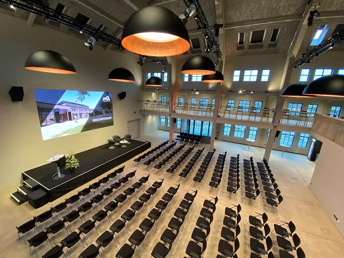 INNOVATORIUM Osnabrück – Innenansicht der großen Veranstaltungshalle